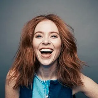 angela-scanlon-220