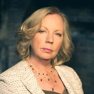 deborah-meaden-220-x-220