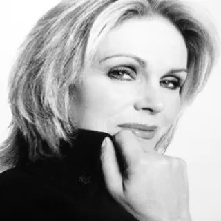 joanna-lumley-s-1